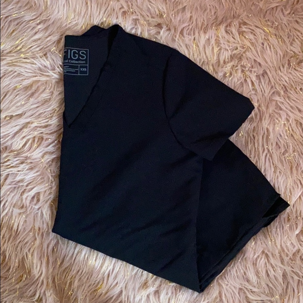 Figs scrub top